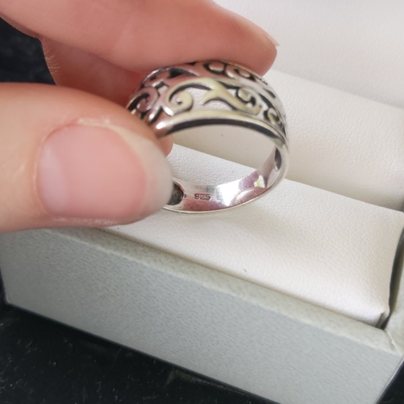 Sterling Silver Swirl Band Ring - Picture 4 of 5